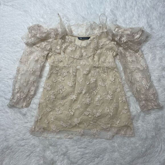 Zara Embroidered Ruffle Off Shoulder Lace Top Blouse Size XS Cream - Picture 3 of 14